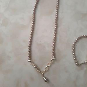 Matching necklace/ bracelet set